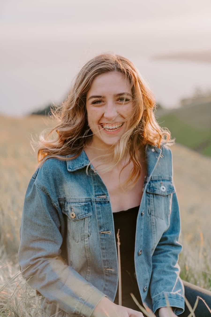 Nutricionista sorrindo, ao ar livre